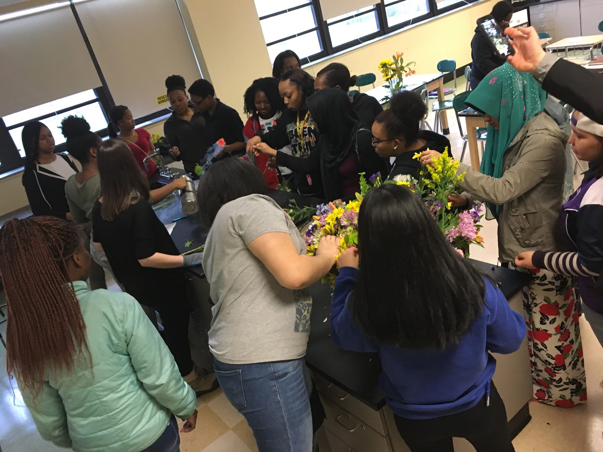 WiSE presents "Science Exploration Day" to high school students